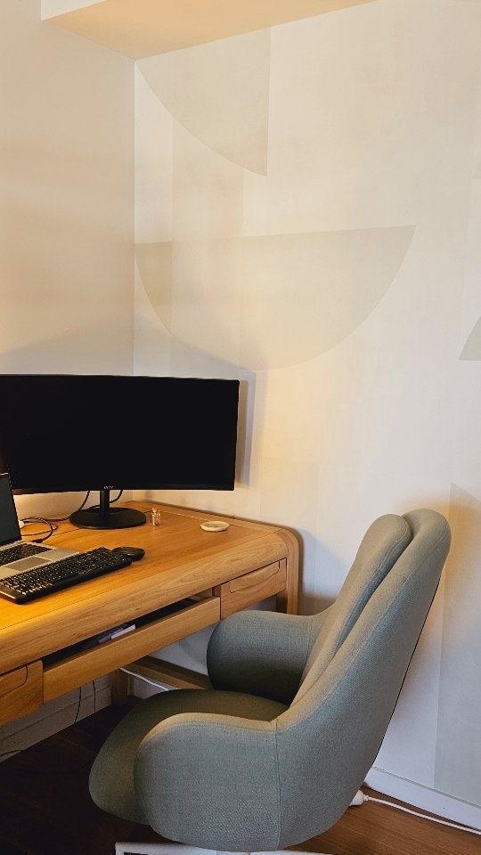 Getting the layout right and selecting the perfect furniture pieces to ensure a space can function as it should. This work from home space just came together so beautifully ❤️

#interiordesign #layout #functionality #furniture #officedesign #officefurniture #residentialdesigner #workfromhome #spaces #design #interiordesigner #brisbanedesigner