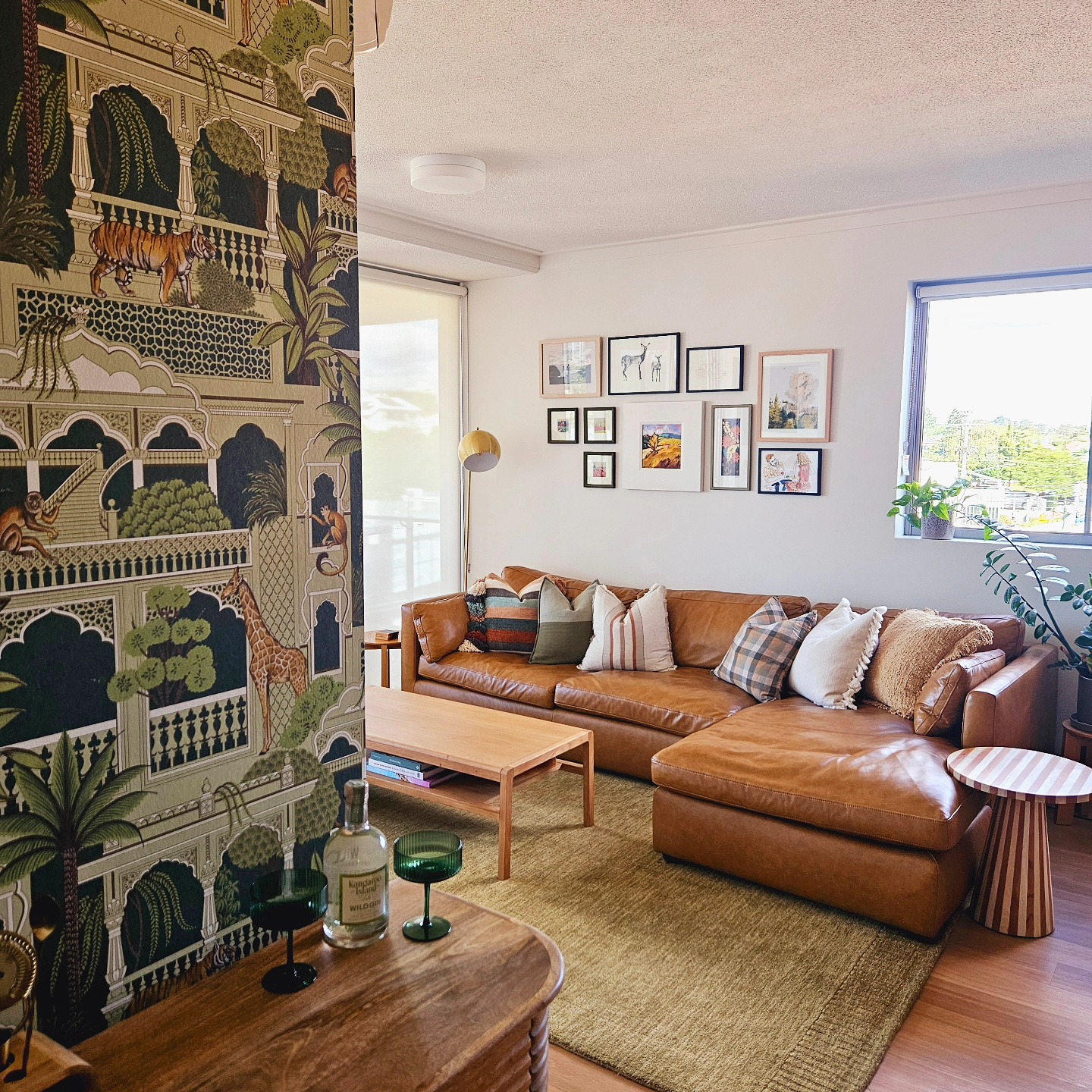 Can't wait to show you more of this beautiful West End apartment! I had so much fun working on this one 🩷

#wallpaper #interiordesign #brisbanedesigner #furniture #homedesign
