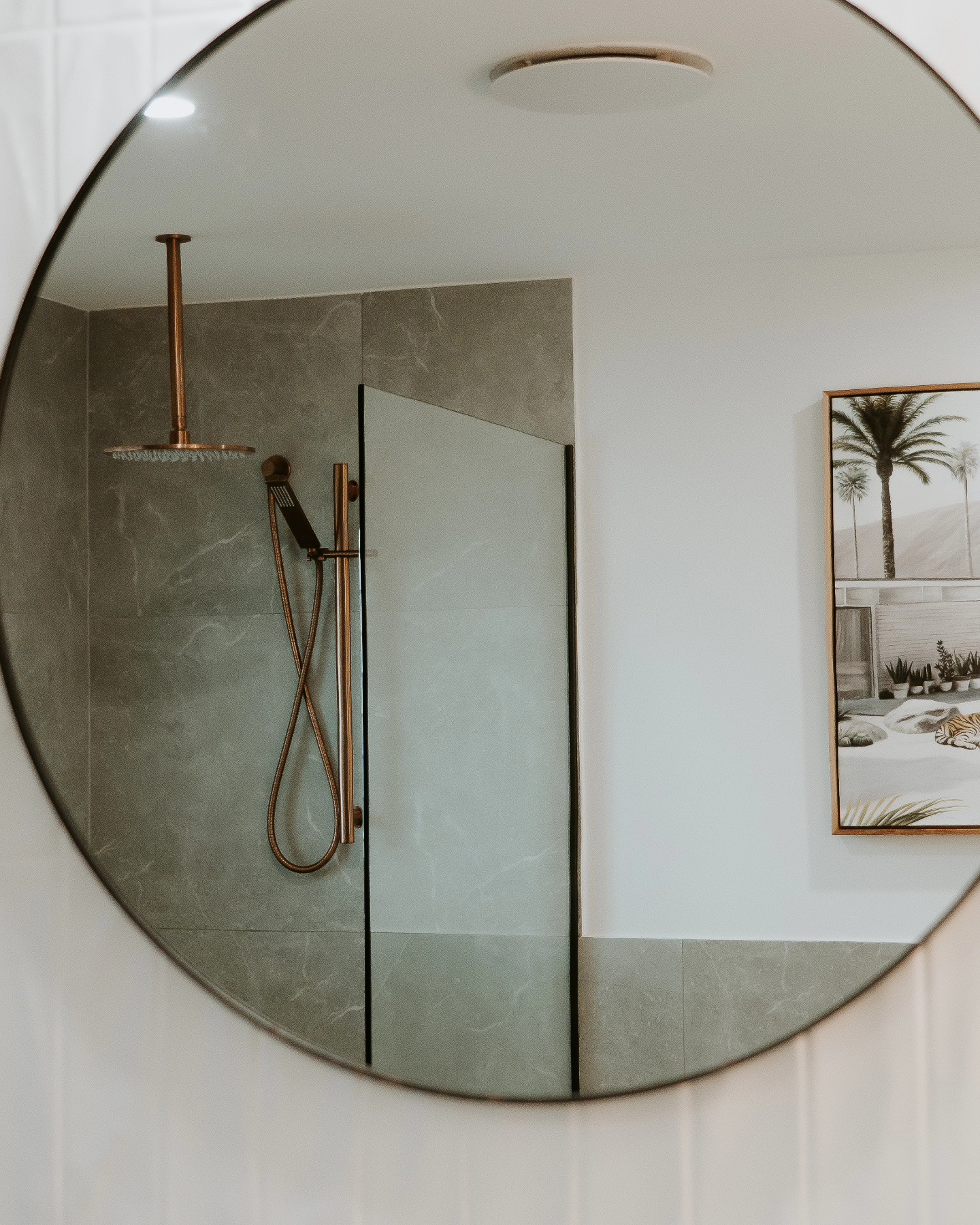 Brushed Copper Beauty 🥰

This bathroom strikes the perfect balance between warmth and luxury. The subtle glow of brushed copper hardware adds a sophisticated touch that elevates the entire space. Proof that even the smallest details make a big impact.

#brushedcopper #bathroominspo #bathroomdesign #interiordesign #interiordesigndetails #luxurybathrooms #copperhardware #miradesigns #designwithintention #bathroomgoals